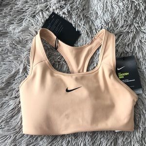 Nike Swoosh Bra